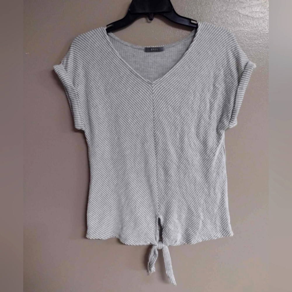 GYFT women's blouse with front tie size M
